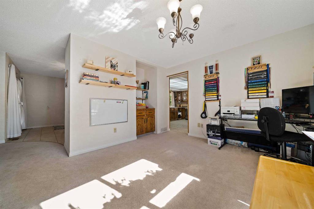 19 Violet Court SE
