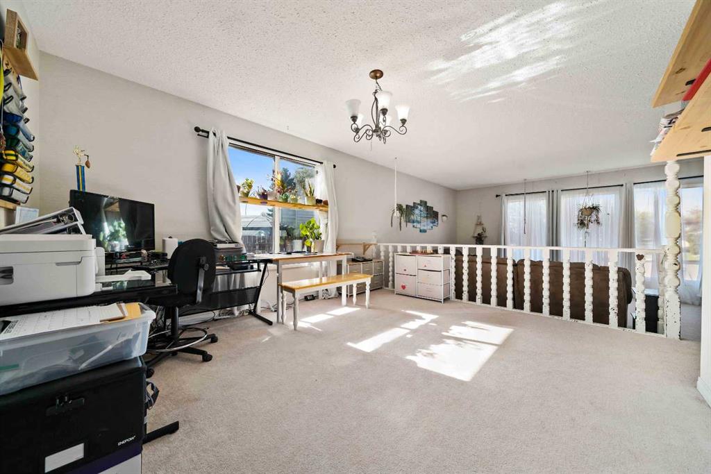 19 Violet Court SE