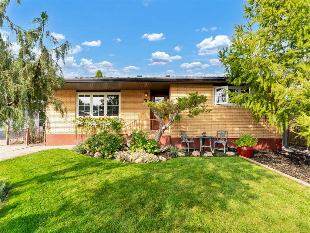 922 Bassett Crescent NW, Medicine Hat