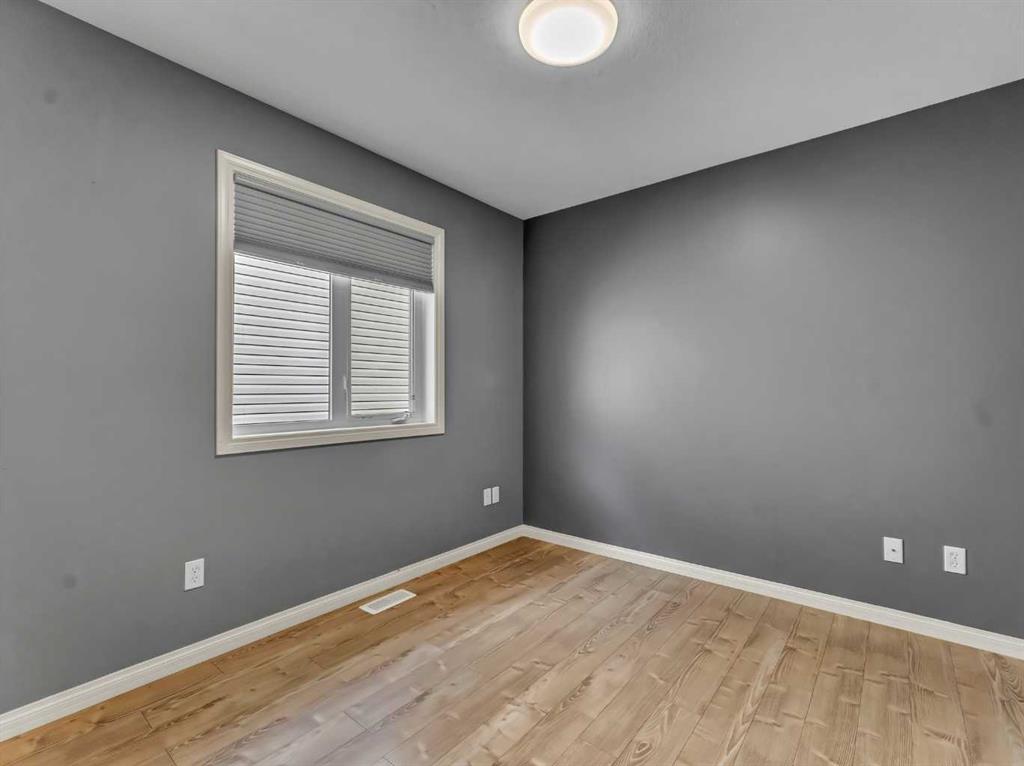 26 Terrace View NE