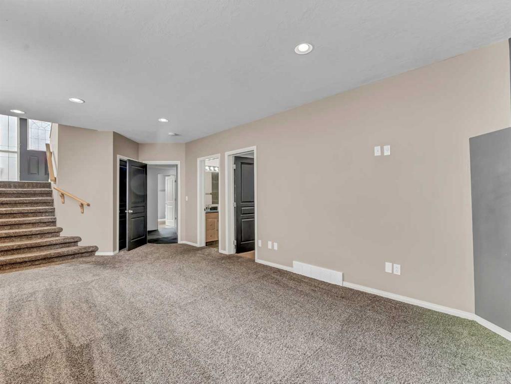 26 Terrace View NE