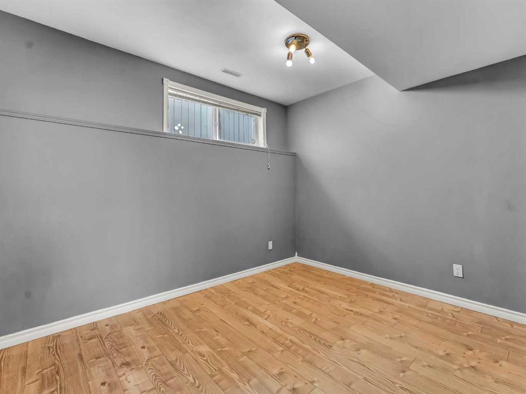 26 Terrace View NE