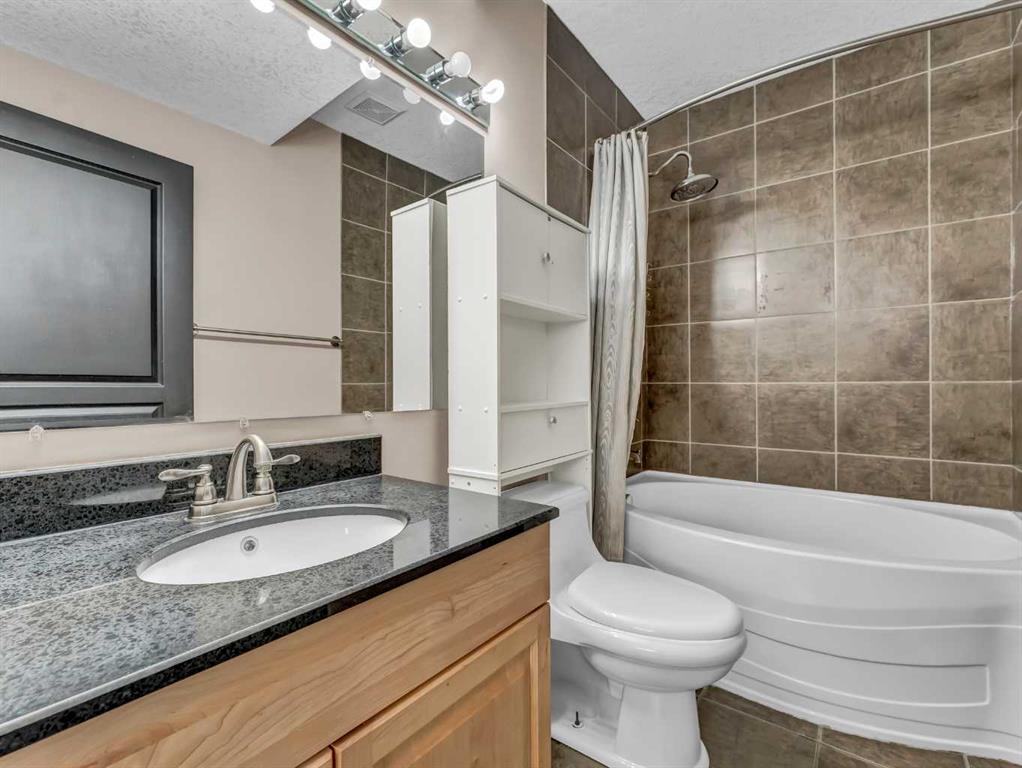 26 Terrace View NE