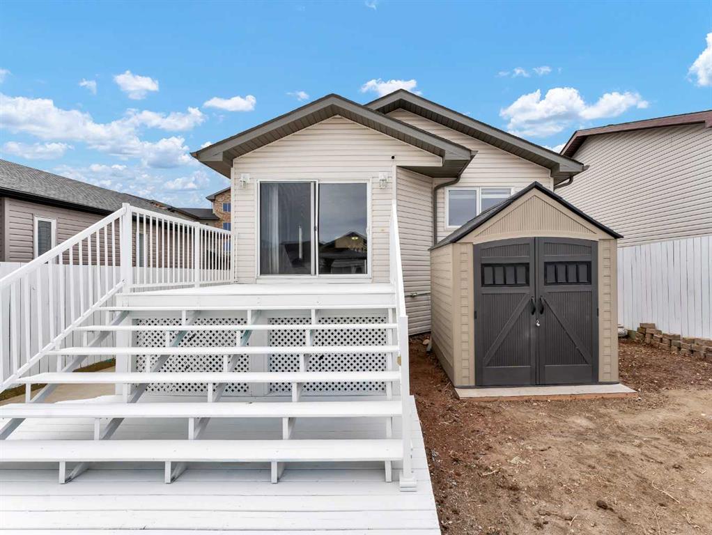 26 Terrace View NE