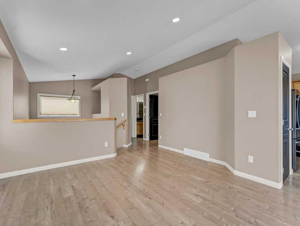 26 Terrace View NE