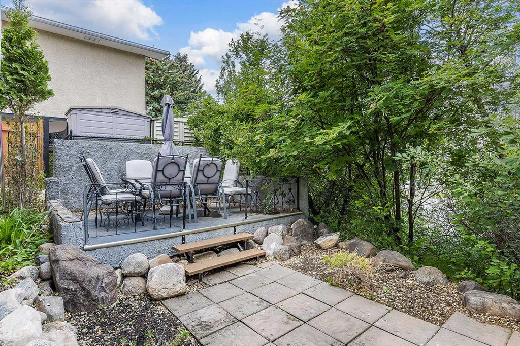 22 Chinook Drive SW