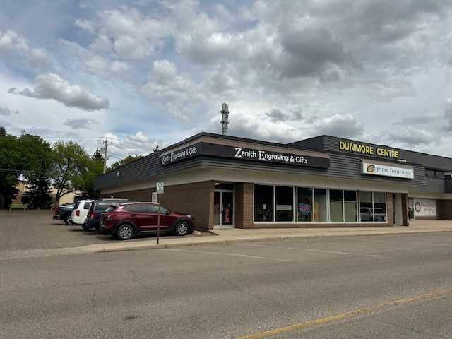 #101 1601 Dunmore Road SE