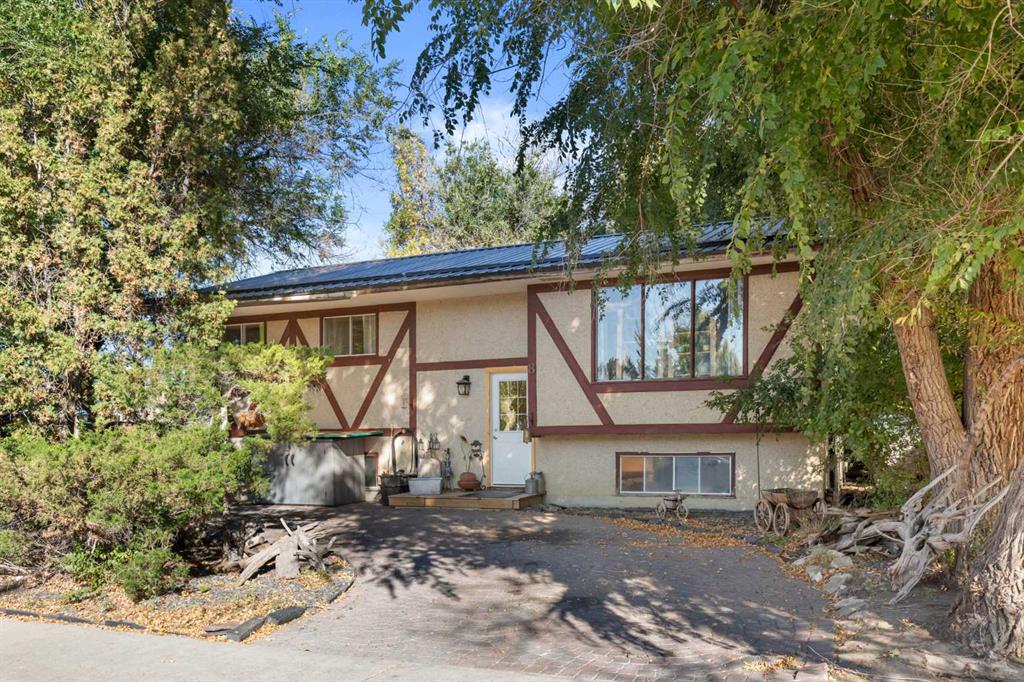 8 Cypress Way SE, Medicine Hat