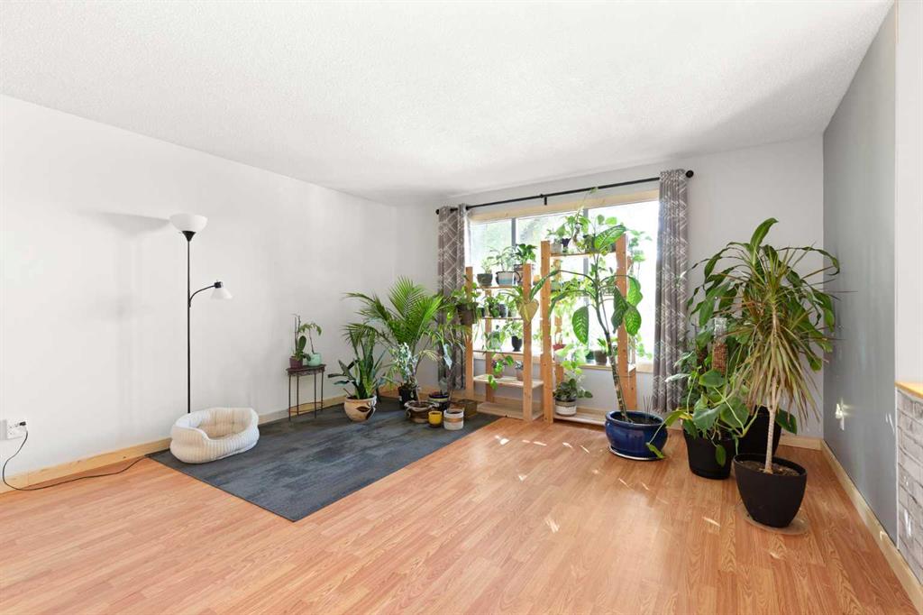8 Cypress Way SE