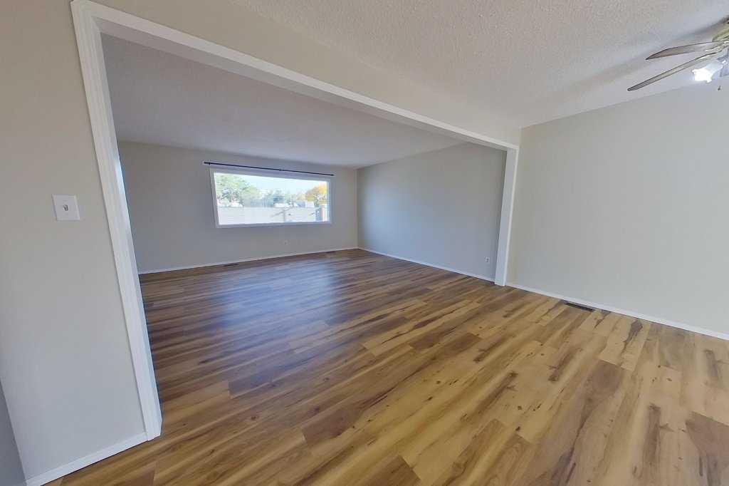 215 Broadway Avenue E