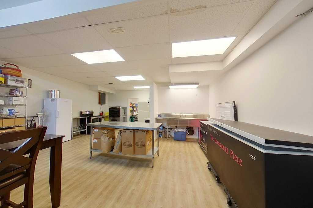 215 Broadway Avenue E
