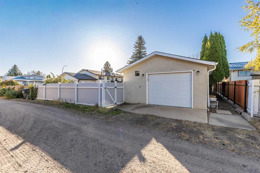 14 Rossdale Way SE