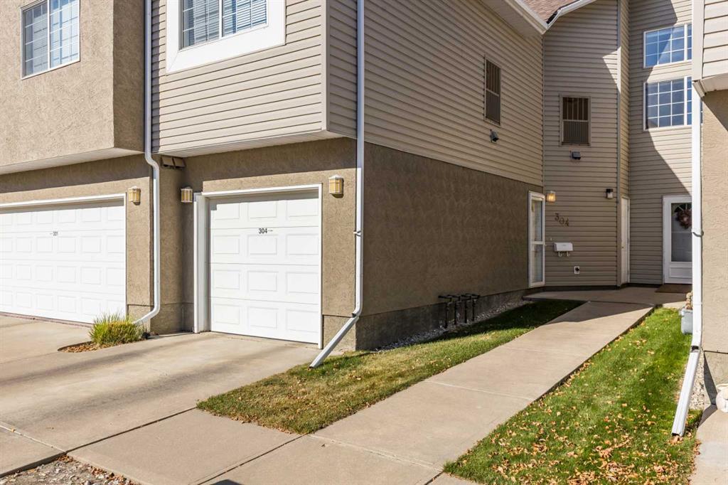 #304 221 Cameron Road SE