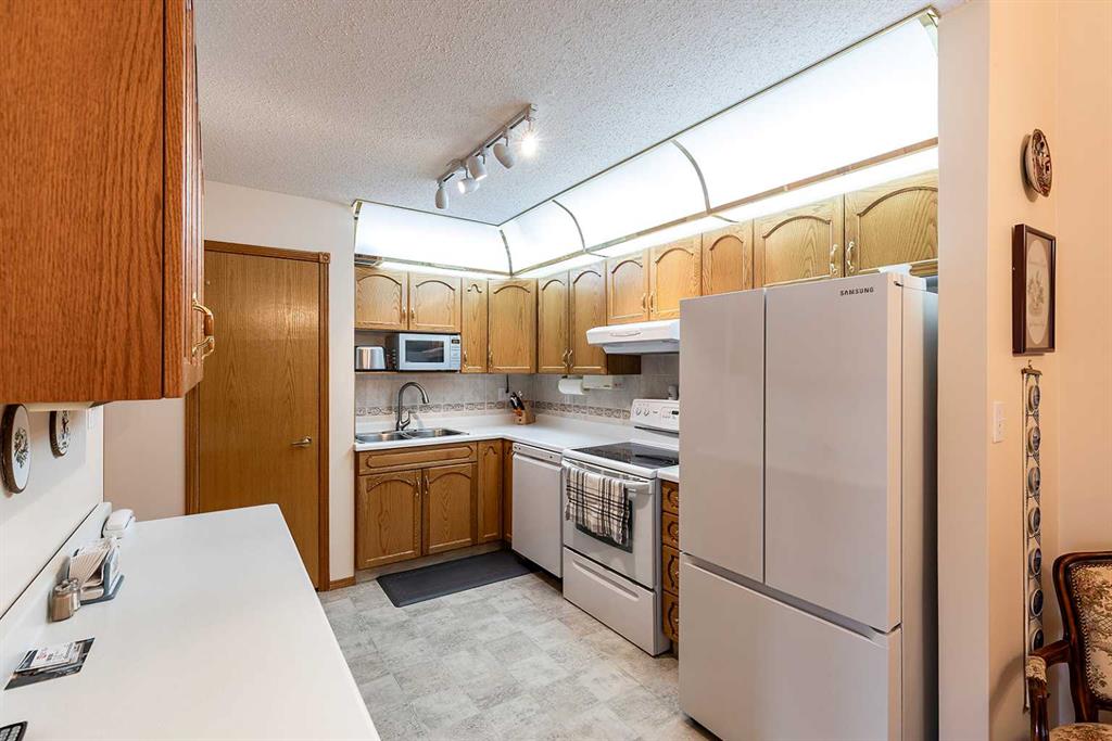 #414 22 Park Meadows Drive SE
