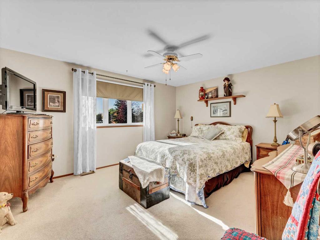 26 Ross Glen Green SE