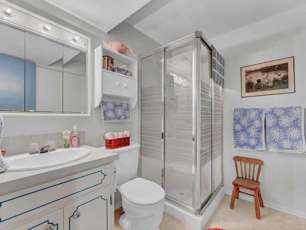 26 Ross Glen Green SE