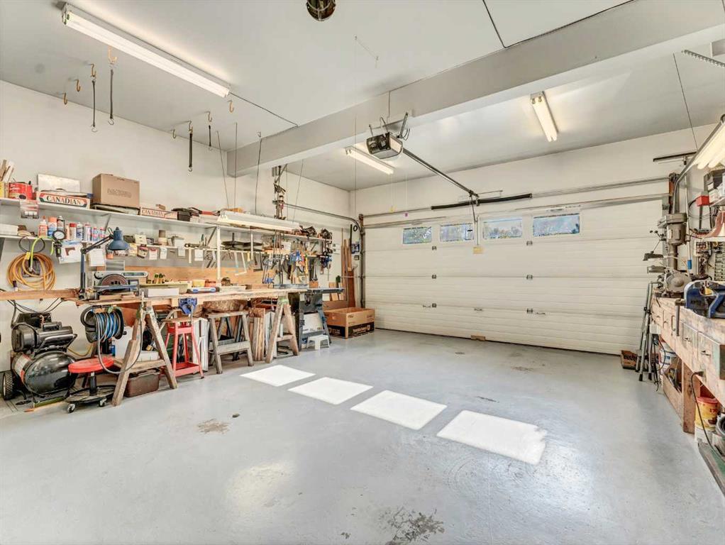26 Ross Glen Green SE