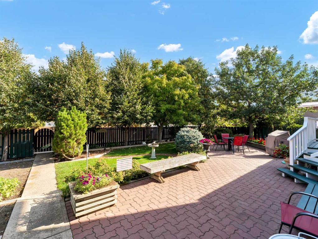 26 Ross Glen Green SE