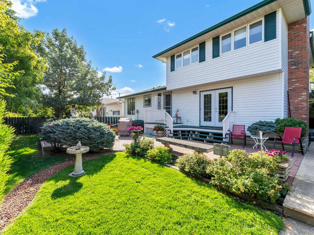 26 Ross Glen Green SE