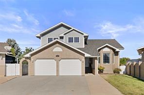 12 Redwood Way SE, Medicine Hat