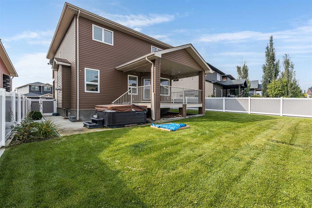 44 Hamptons Crescent SE