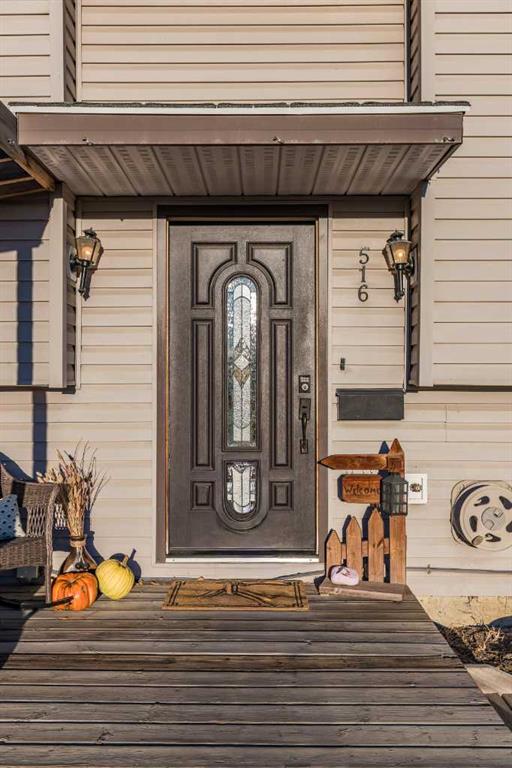 516 Sissons Crescent SE