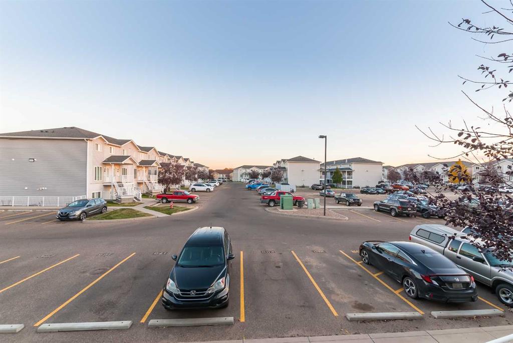 208 Northlands Pointe NE