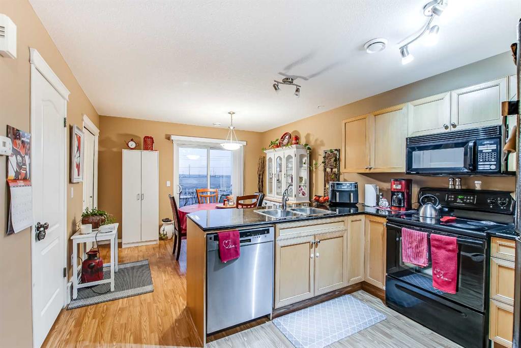 208 Northlands Pointe NE