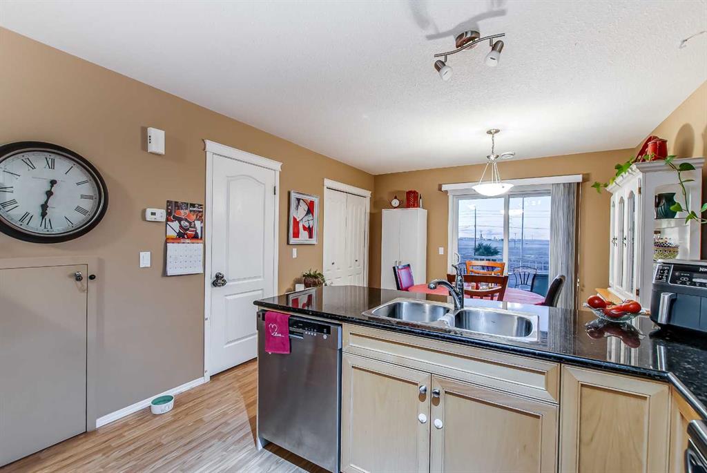 208 Northlands Pointe NE