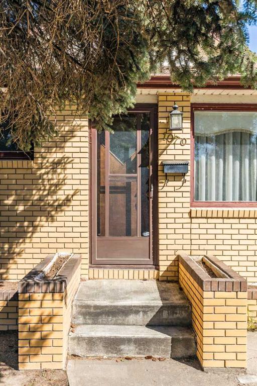 1070 Queen Street SE