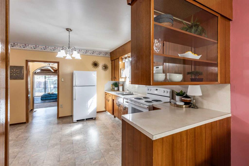 1070 Queen Street SE