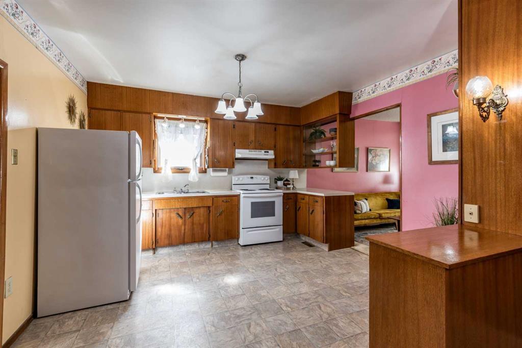 1070 Queen Street SE