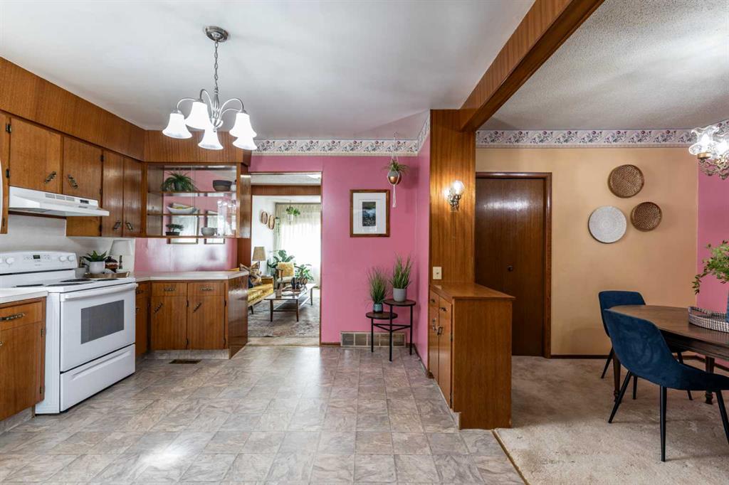 1070 Queen Street SE