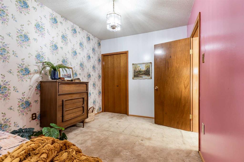 1070 Queen Street SE