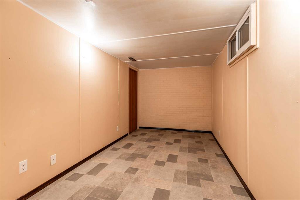 1070 Queen Street SE