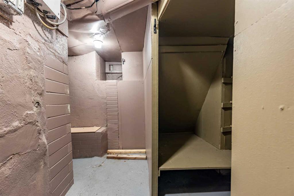 1070 Queen Street SE