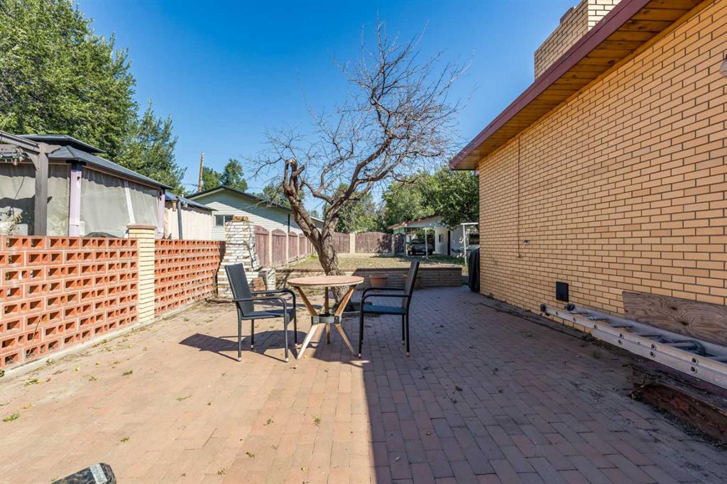 1070 Queen Street SE