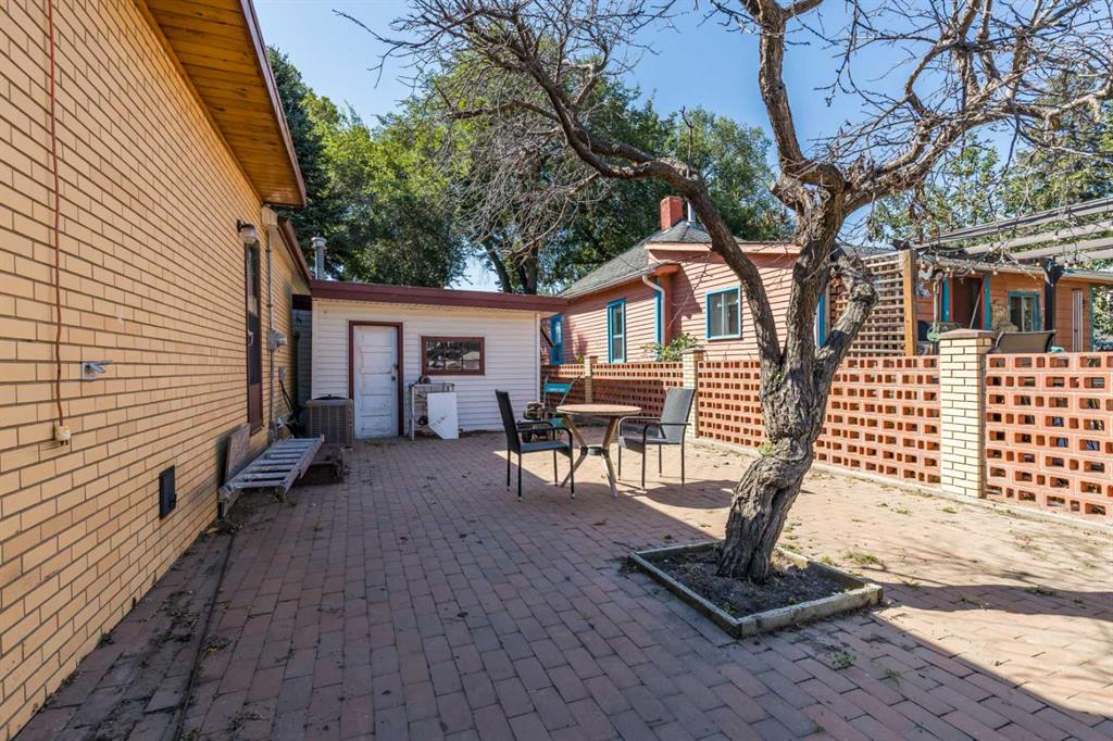 1070 Queen Street SE