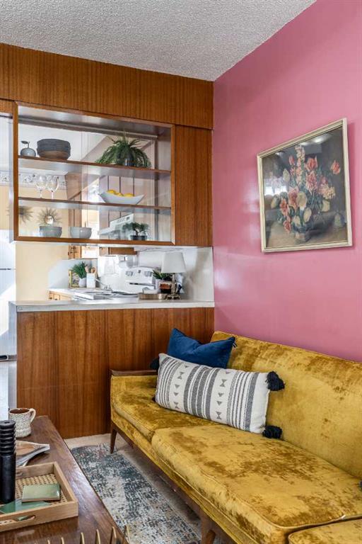 1070 Queen Street SE