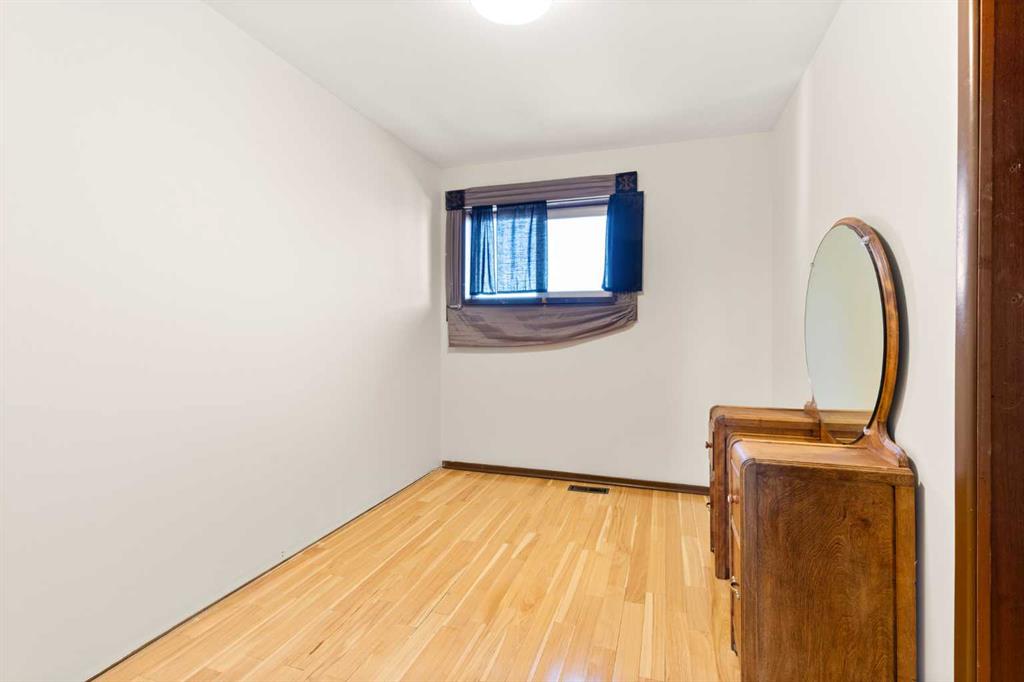 751 Mccutcheon Drive NW