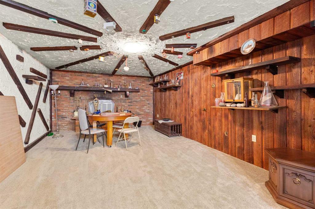 751 Mccutcheon Drive NW