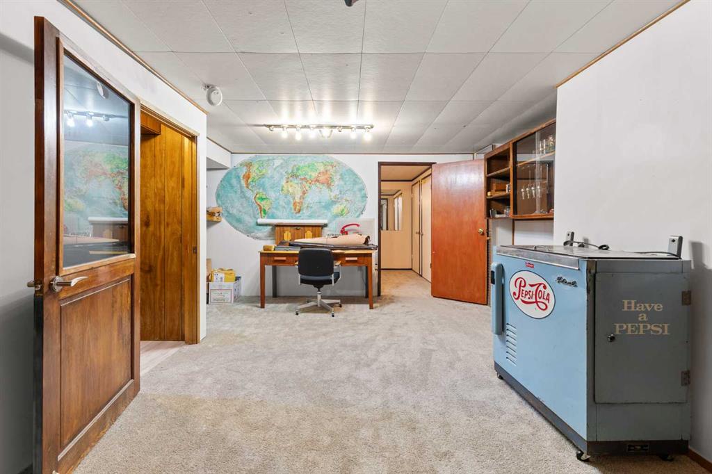 751 Mccutcheon Drive NW