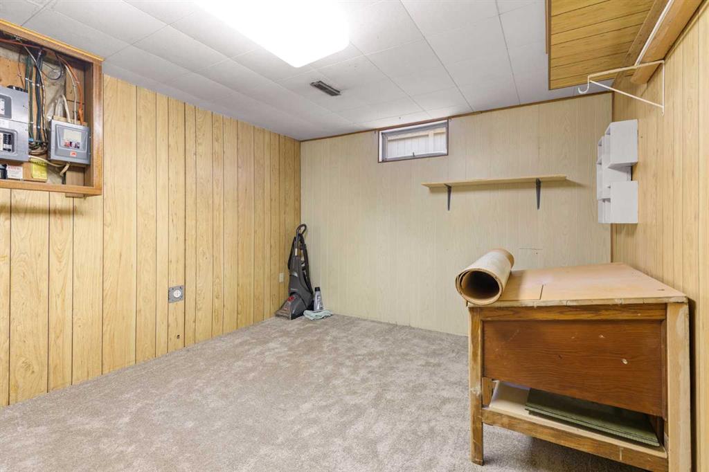 751 Mccutcheon Drive NW