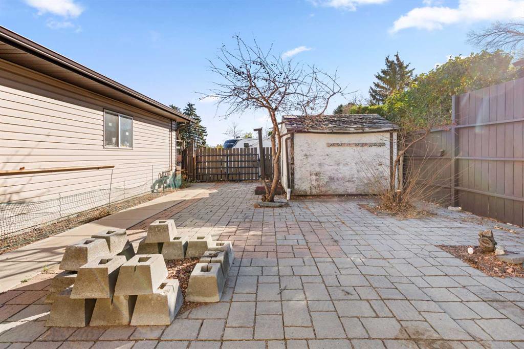 751 Mccutcheon Drive NW