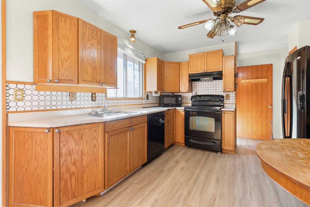 751 Mccutcheon Drive NW