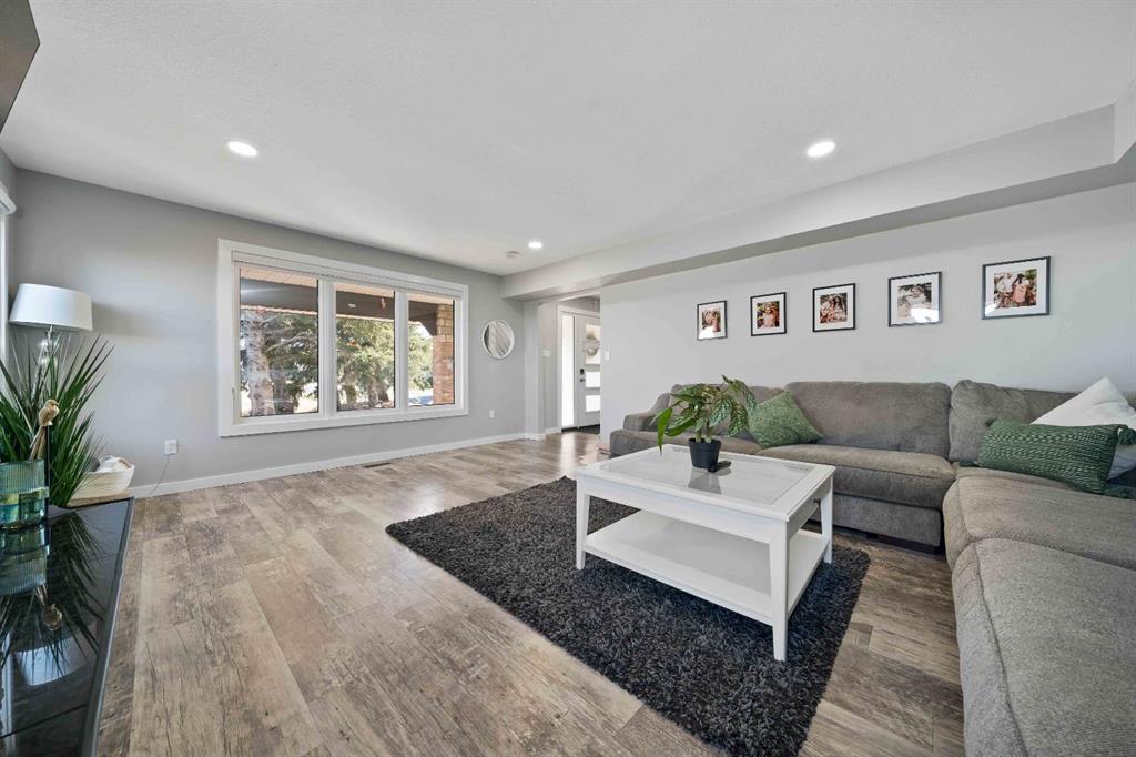 32 Carter Crescent SE