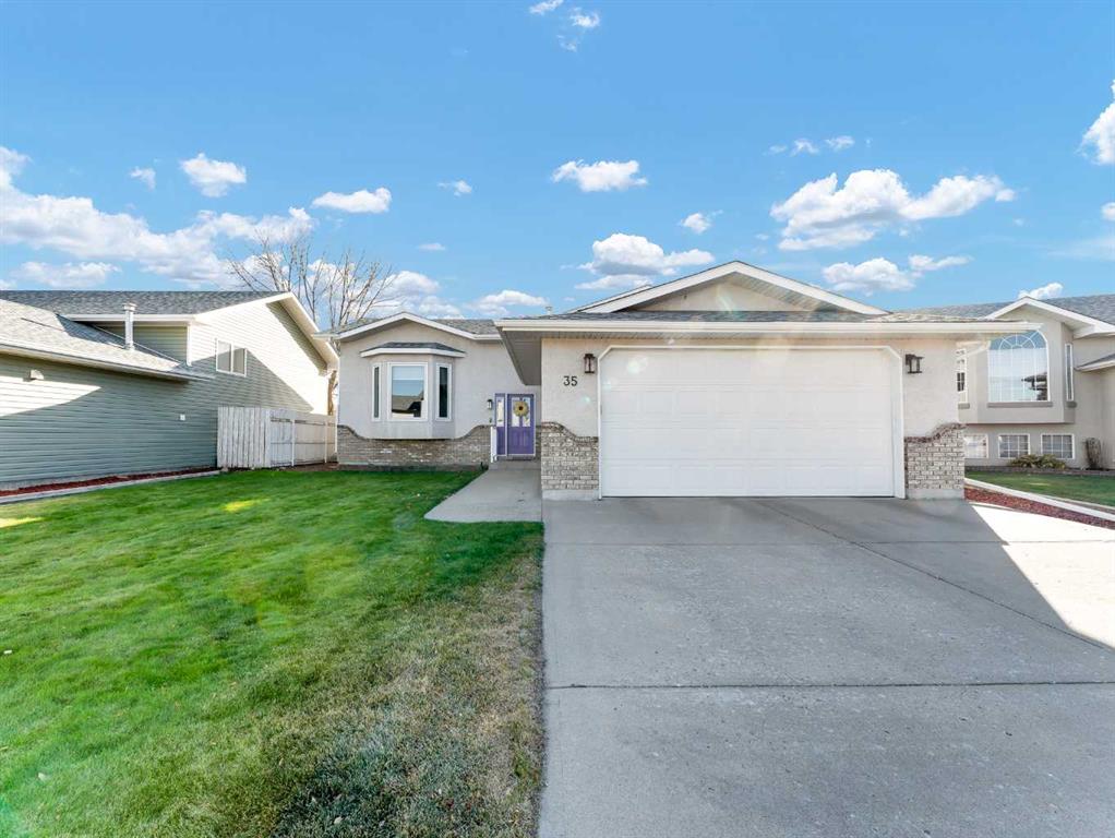35 Heritage Court NE, Medicine Hat
