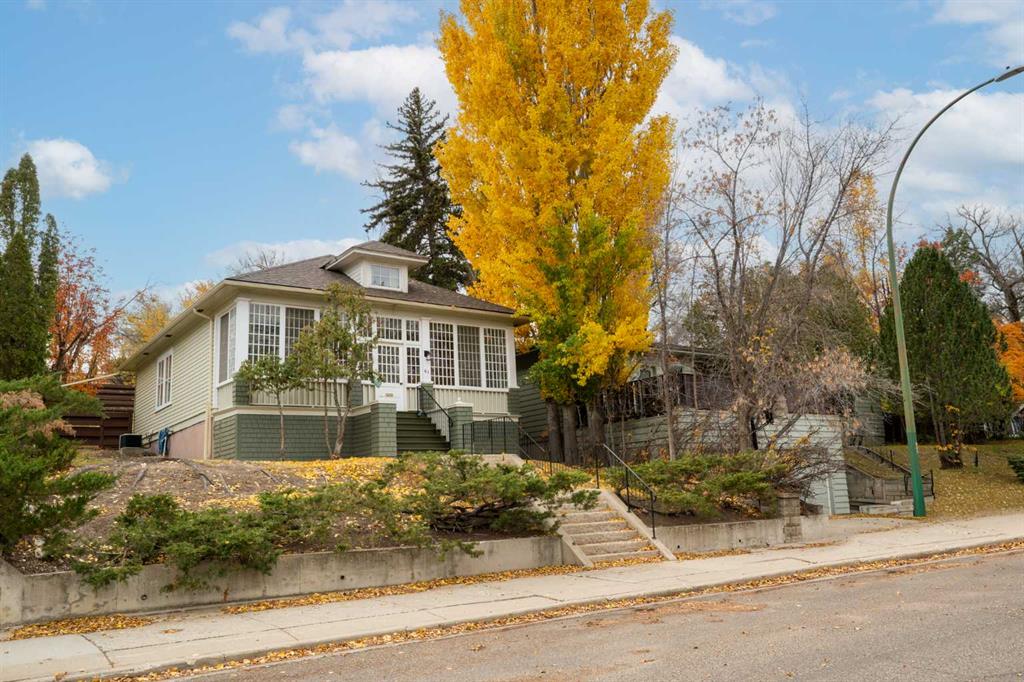 61 2 Street SW, Medicine Hat