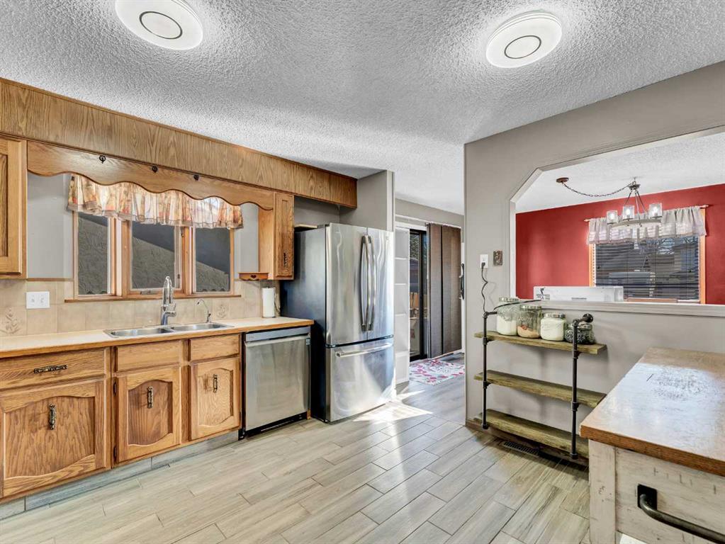 35 Rideau Crescent SE