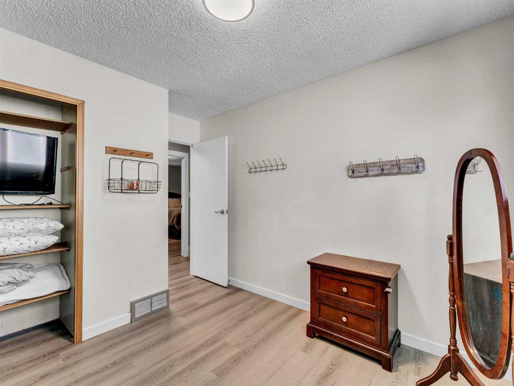 35 Rideau Crescent SE